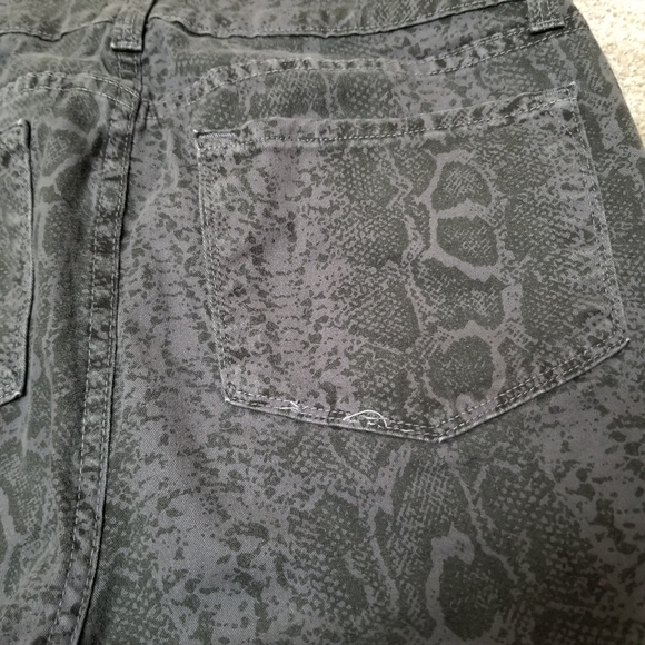 Snakeskin Jeans - Picture 7 of 12